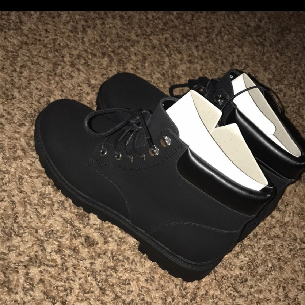 Black ankle boots 9.5
